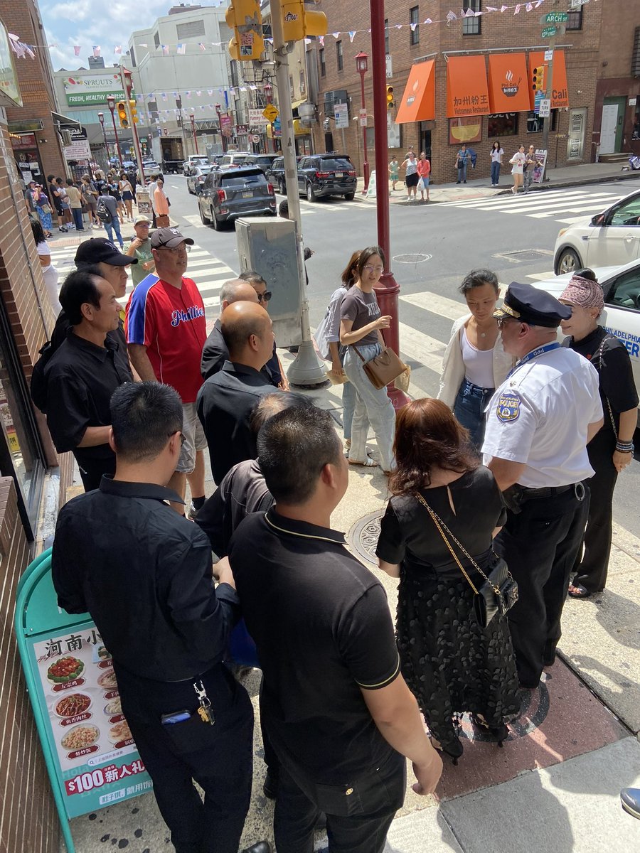 PPDMGillespie's tweet image. Many thanks to the Chinatown Business Community for their time as we continue - the @PhillyPolice CPD Summer Block Series. Walk - Talk - Build Relationships.
@PPD09Dist @PPDComPrtBureau