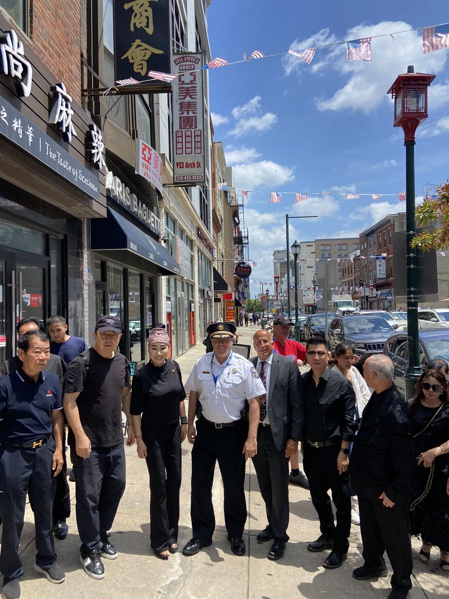 PPDMGillespie's tweet image. Many thanks to the Chinatown Business Community for their time as we continue - the @PhillyPolice CPD Summer Block Series. Walk - Talk - Build Relationships.
@PPD09Dist @PPDComPrtBureau