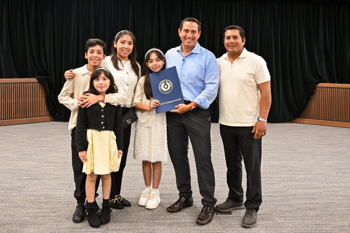 TMFtx's tweet image. I had the honor of presenting Sophia Varela, a fifth grader at Franklin Elementary, with a House Resolution at my recent Town Hall! She is a bright and promising young Texan, and I’m so excited for her future.
Sophia was selected to interview civil rights icon Sylvia Mendez, who…