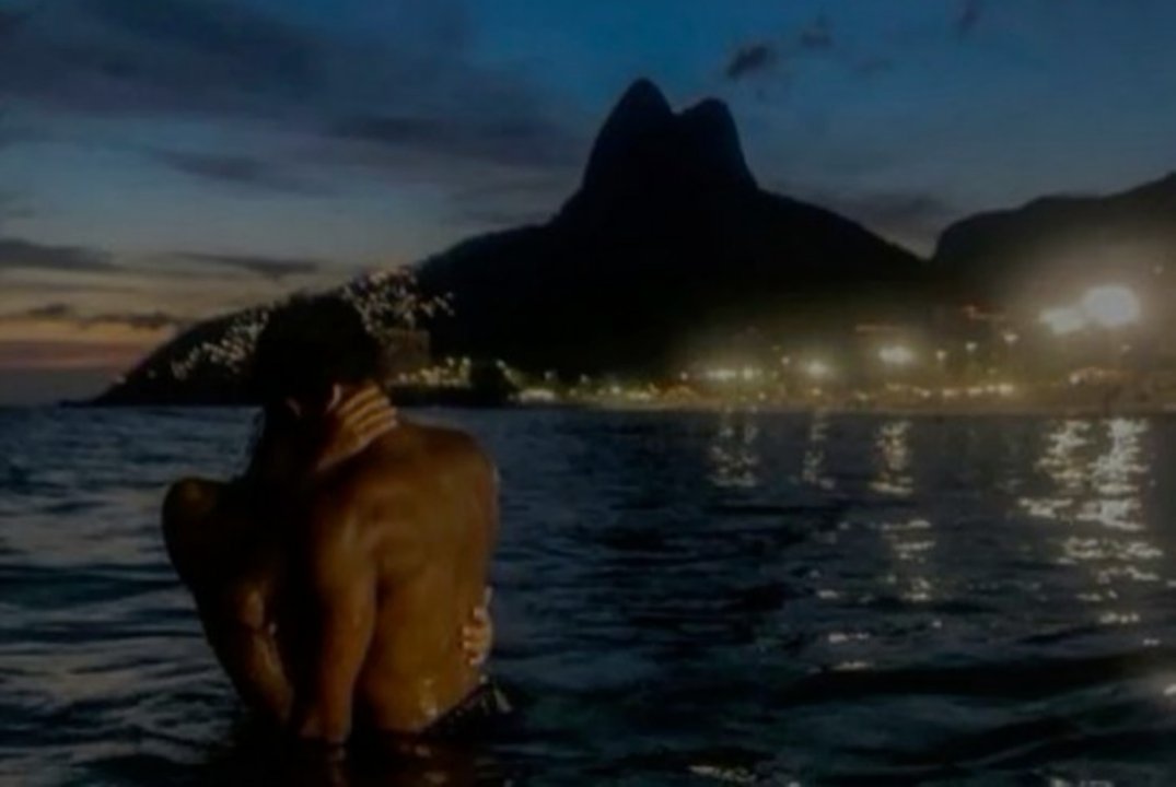 hard not to fall for you, I gave you all my heart.