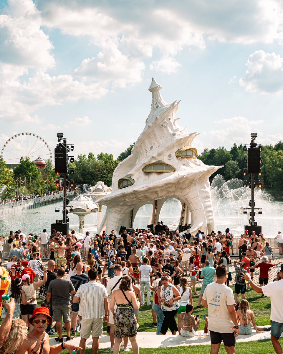 tomorrowland's tweet image. Creating unforgettable memories on the Holy Grounds.