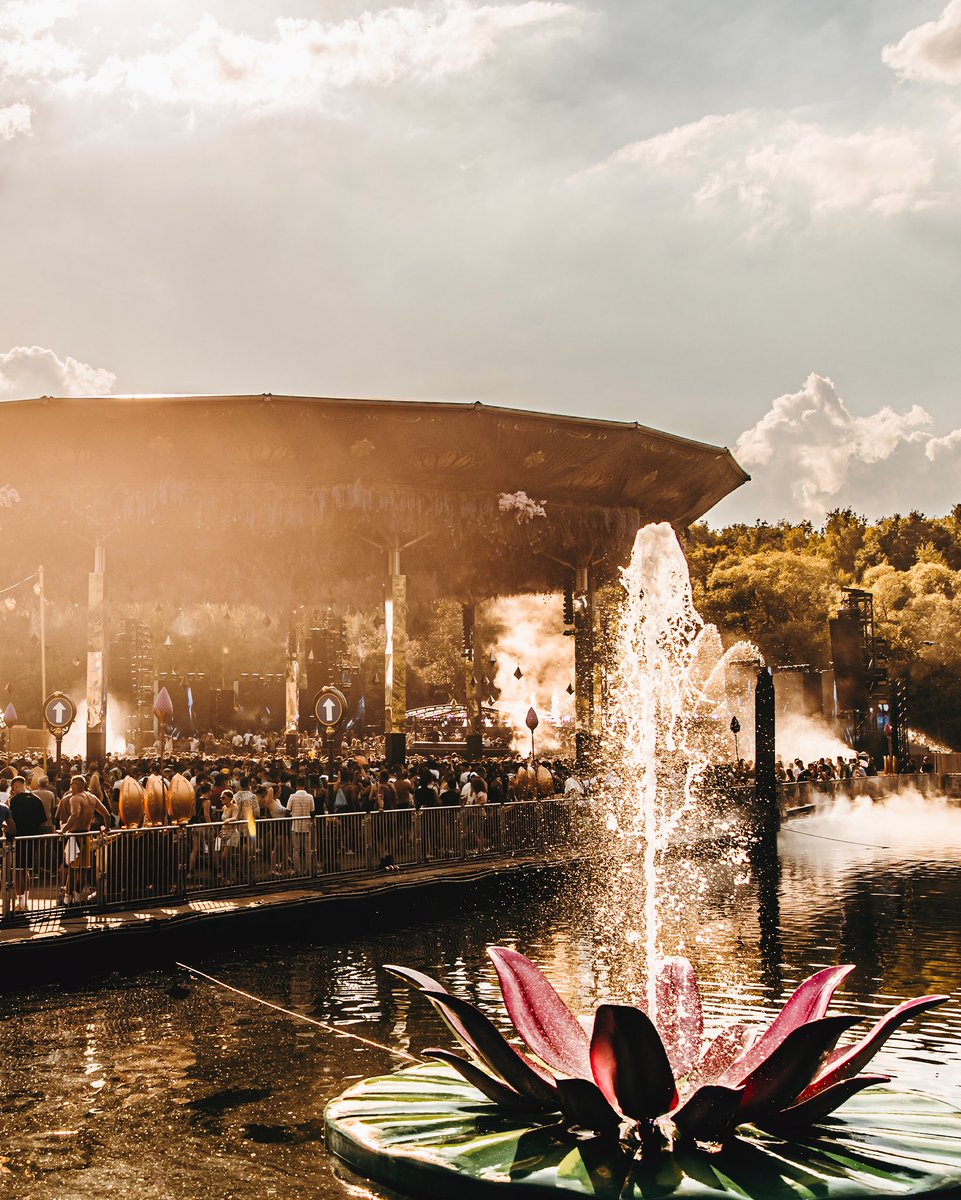 tomorrowland's tweet image. Creating unforgettable memories on the Holy Grounds.