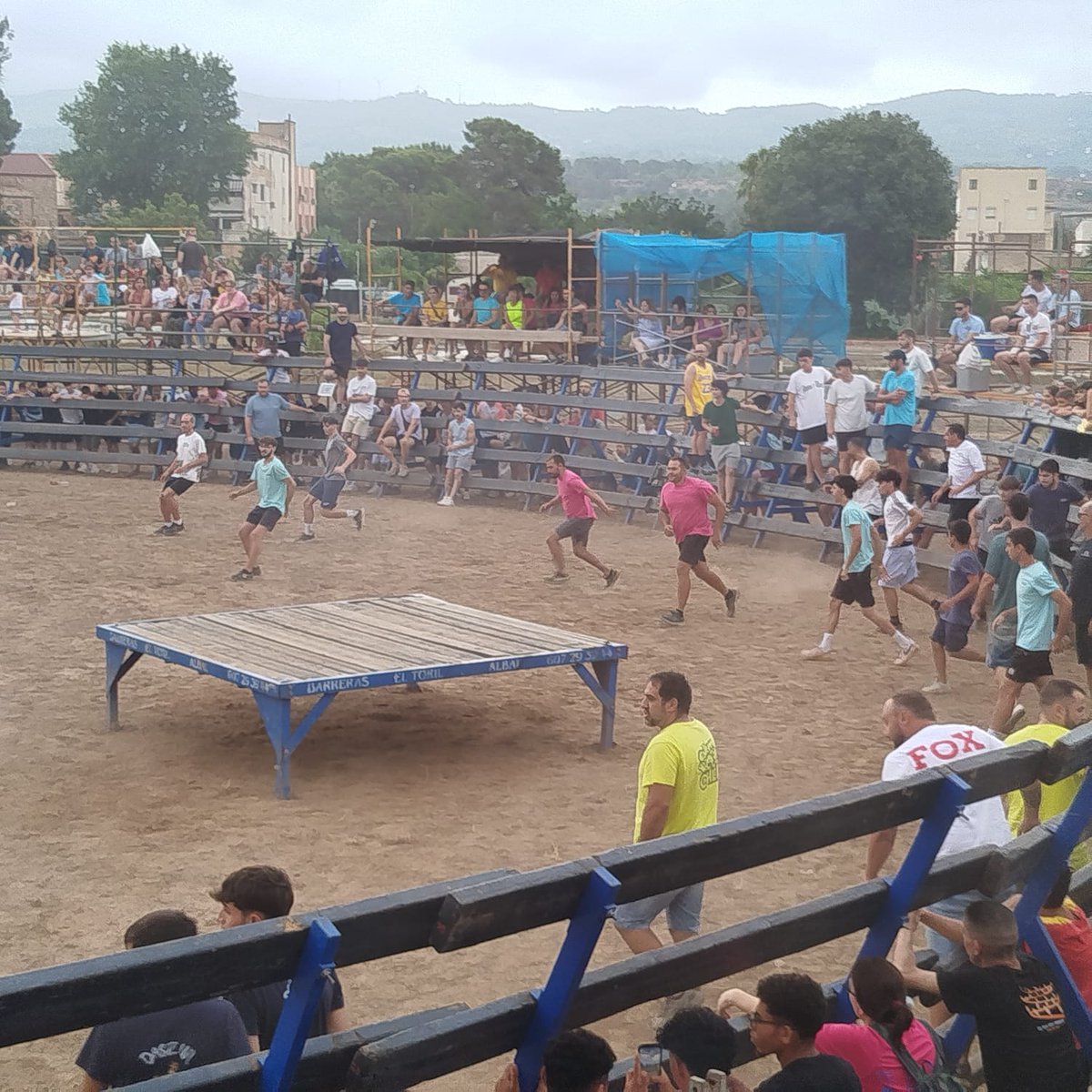 🎳 Prova puntuable del circuit de penyes (adults i infantil): Birles. 

🏃I més tard a la Plaça dels Bous prova: 1,2,3, picaparet.

#somdeJesús