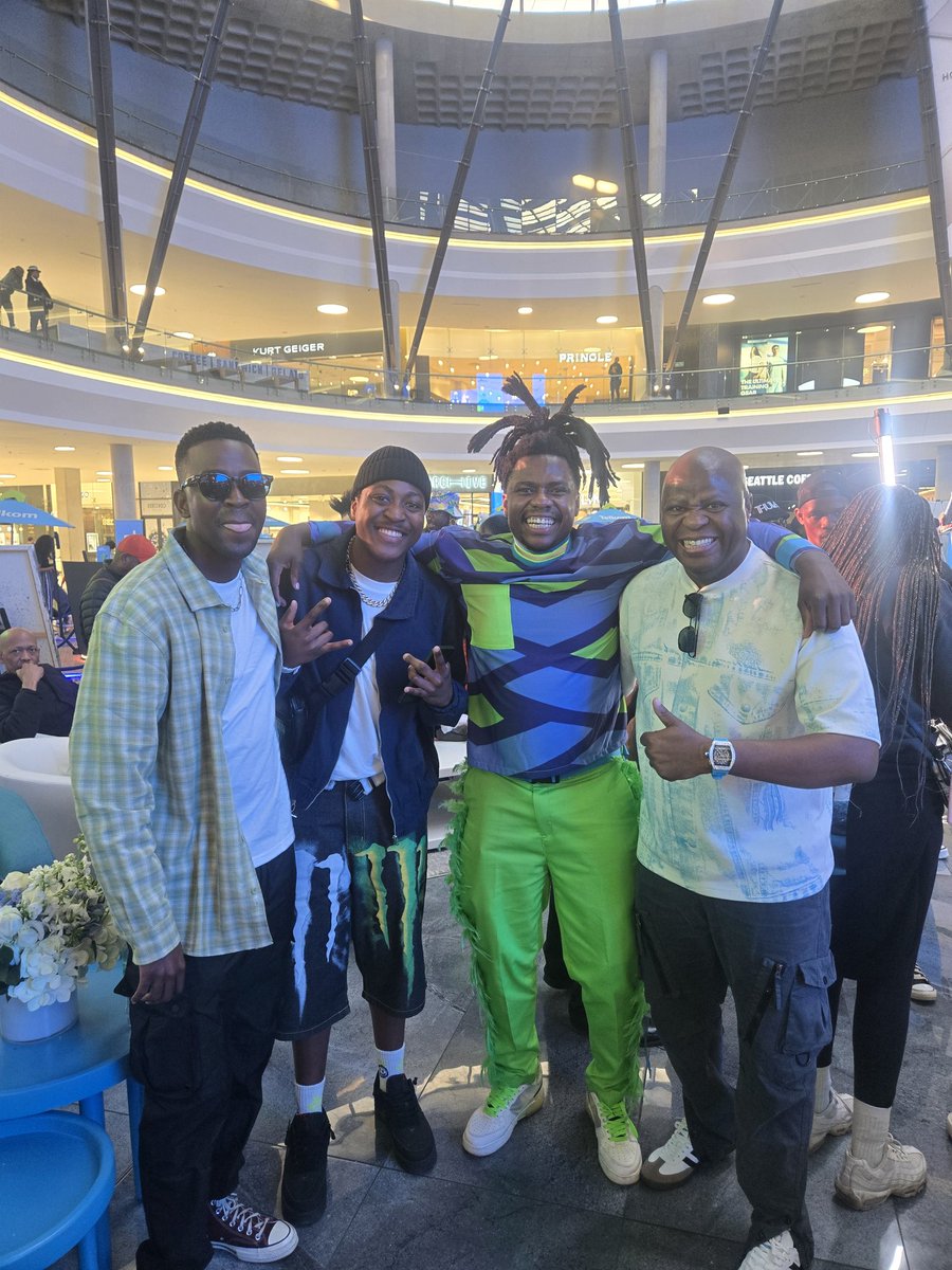 tasingo's tweet image. Fourways Mall was buzzing 💃🏽🕺💃🏽🕺 @TelkomZA transformation event #TelkomIsIconic