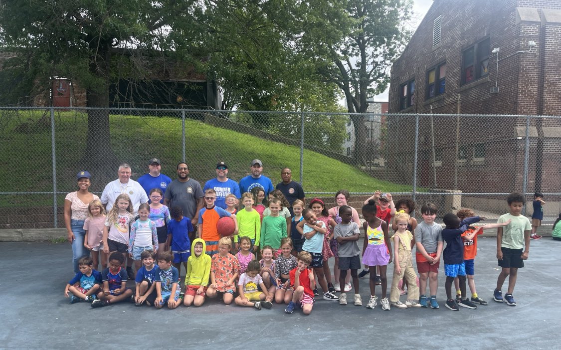 PPDMyeshaMassey's tweet image. Northwest Division Kickball game always a great time. @WilliamsSharrie @PPD35Dist @PPD14Dist @PPD39Dist @PPD05Dist @PhilaParkandRec @PhillyPolice