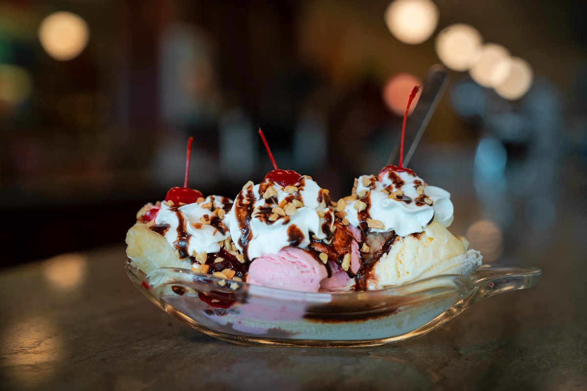 I scream, you scream … guess who has the yummiest ice cream. 🍨😋

From frozen custard to shaved ice, the Show-Me State serves up plenty of cool treats to cool off the summer heat. 🍦🍧

Scoop out your sweet stop: bit.ly/40TsDUQ

— Mo #ThatsMyMO