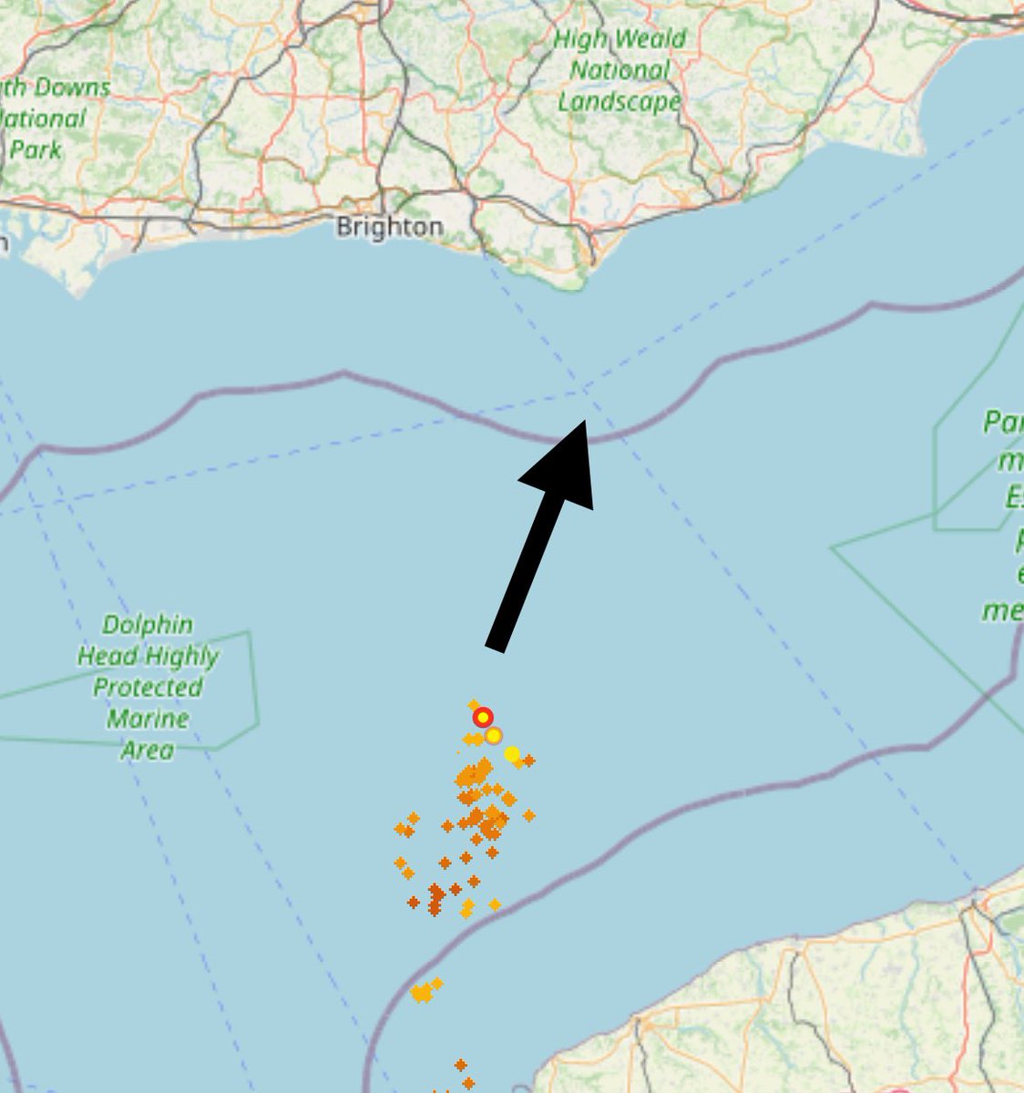 PeterChailey's tweet image. As expected, lightning is rather sporadic. Should be on the south coast in the next few hours, if it survives