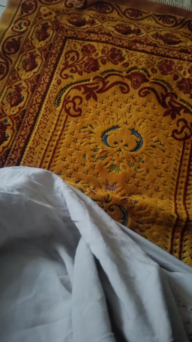 No one can understand, termasuk diri ku sendiri, langsung ngadu aja ke pusat