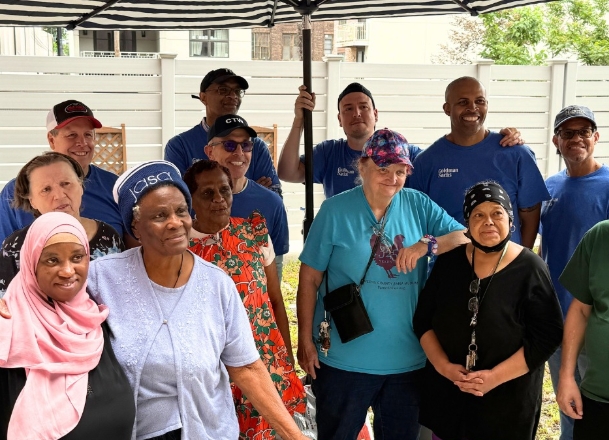 NYCAging's tweet image. From Wall Street to garden beds! 🌿 Goldman Sachs volunteers teamed up with JASA older adults in Brooklyn to transform a patio into a blooming sanctuary. Raised planters, fresh herbs, and heartfelt teamwork created a space to grow and thrive together. #NYCAging