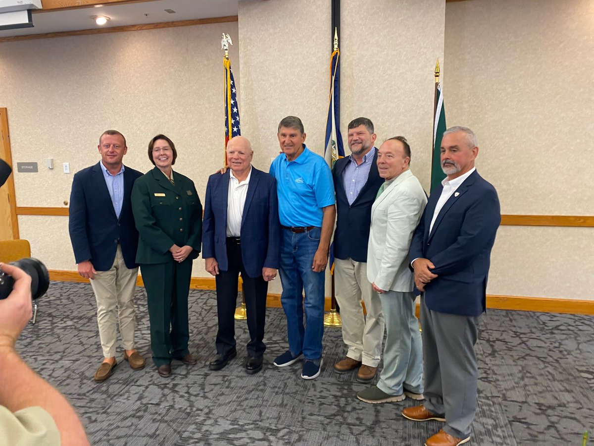 Sen_JoeManchin's tweet image. Today marks the culmination of 20 years of efforts — beginning when I was governor — to acquire the Crites family’s land in the Blackwater Canyon as federally-protected public land. It’s an honor to be in Tucker County today to celebrate this landmark addition to public lands in…