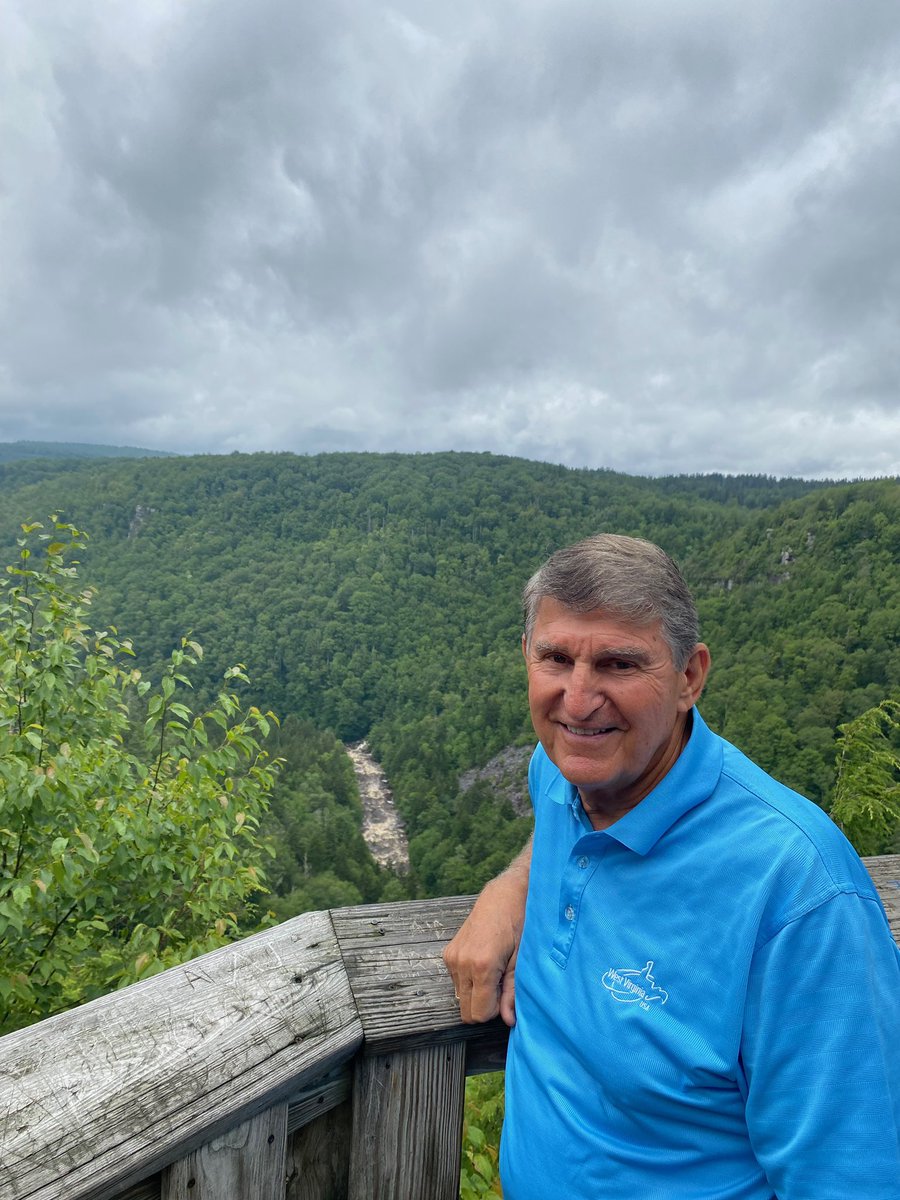 Sen_JoeManchin's tweet image. Today marks the culmination of 20 years of efforts — beginning when I was governor — to acquire the Crites family’s land in the Blackwater Canyon as federally-protected public land. It’s an honor to be in Tucker County today to celebrate this landmark addition to public lands in…