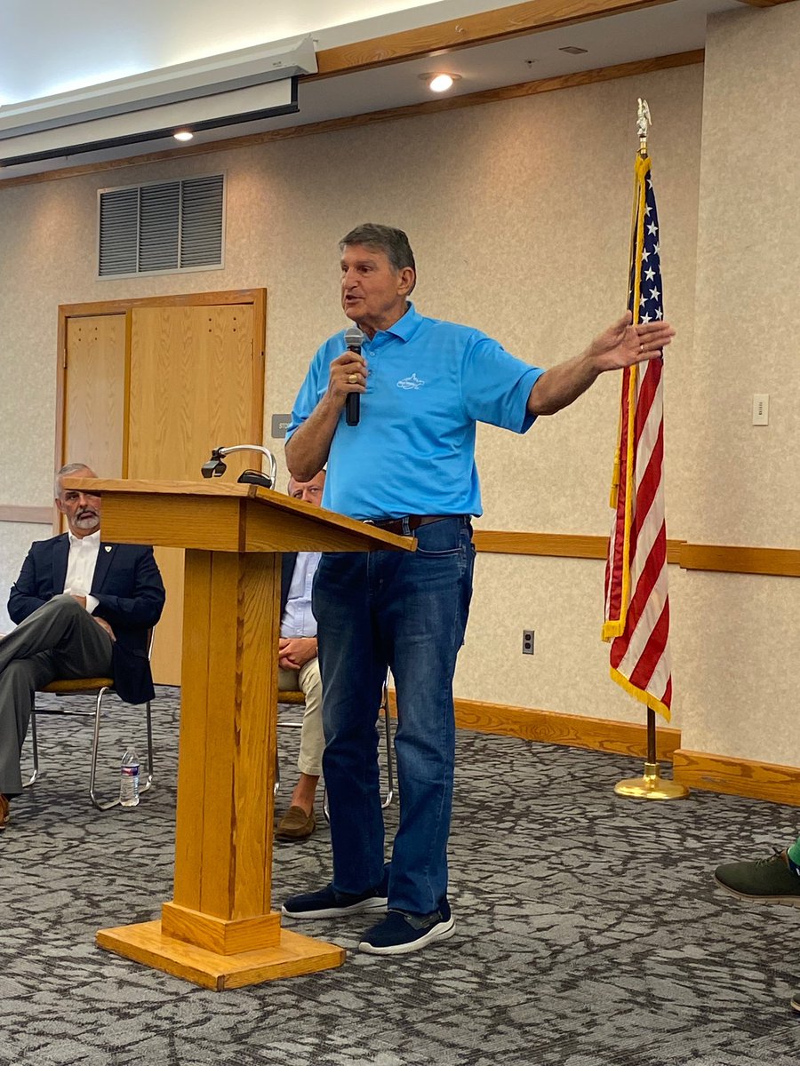 Sen_JoeManchin's tweet image. Today marks the culmination of 20 years of efforts — beginning when I was governor — to acquire the Crites family’s land in the Blackwater Canyon as federally-protected public land. It’s an honor to be in Tucker County today to celebrate this landmark addition to public lands in…
