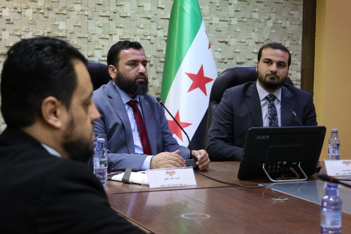 SyrMOfE's tweet image. في إطار تعزيز التعاون المشترك وتبادل الخبرات، أجرت الهيئة المركزية للرقابة والتفتيش زيارة رسمية إلى الإدارة العامة للنفط.
وقد شملت الزيارة مجموعة من الفعاليات والنقاشات الهادفة إلى تعزيز مستوى الأداء والشفافية في قطاع النفط.