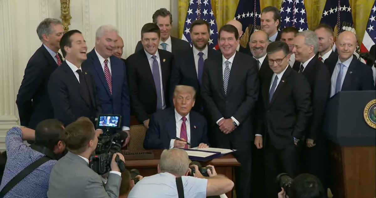 FinancialPress_'s tweet image. 🚨 BREAKING: The Genius Act has been signed in to law.