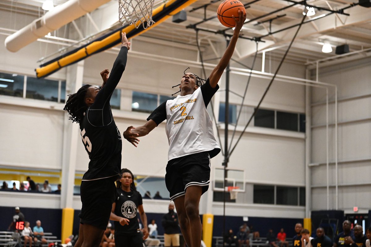 PCquakersBBall's tweet image. 6'4" 2028 @_cartersmith8 wraps up Peach Jam pool play averaging 12 PPG, 5.5 APG, 5.5 RPG, and 1.5 SPG β helping @TeamFinalEYBL 15u secure 1st place in Pool C with a 4-1 record. They advance to the quarterfinals tomorrow at 9am on Court 5, against an opponent TBD. #C2T ππ