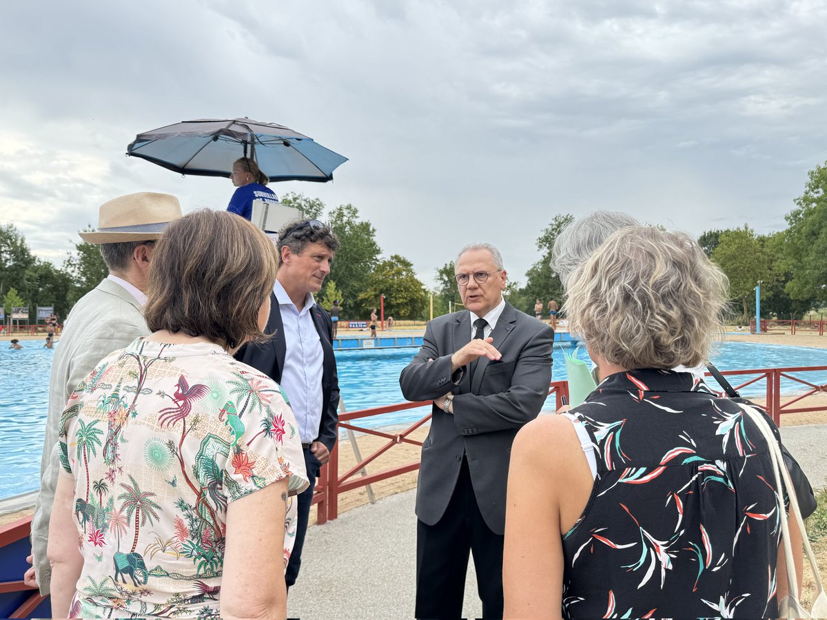Prefet49's tweet image. 🚨🌊 Risque de noyade en #MaineetLoire : déjà 14 cas en 2025, dont 7 mortels
Une opération de contrôle/ de sensibilisation a été organisée par les services de l'État aux Ponts-de-Cé, en présence du Préfet Philippe CHOPIN, pour rappeler les gestes de prévention face à la chaleur