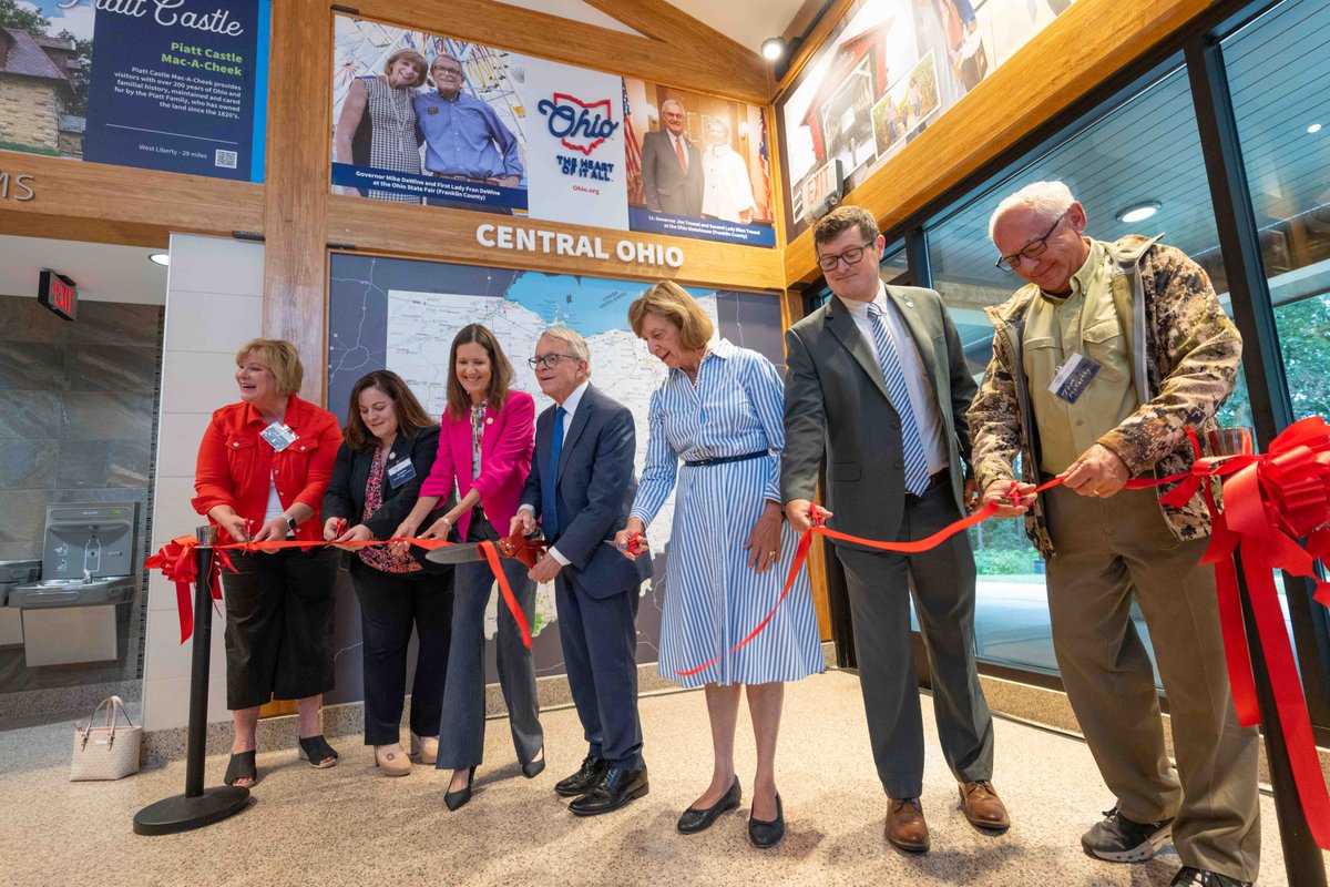 GovMikeDeWine's tweet image. A safe traveler is a well-rested traveler, which is why it's our goal to provide safe, clean rest areas for those driving in Ohio. Today, we cut the ribbon on new rest areas in Union and Van Wert counties that feature native Ohio plants, dog trails, rocking chairs, and Storybook…