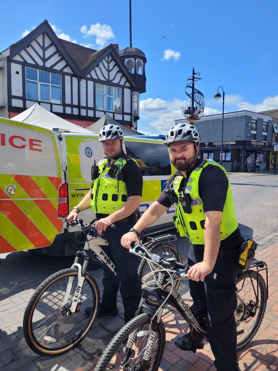 Bilston & East Park Police (@bilstonwmp) on Twitter photo #SaferStreetsSummer | Our team were out with staff from <a href="/WolvesCouncil/">Wolves Council</a> today in #Bilston. Met with many to discuss various issues; inc, crime & ASB.
#CommunitySafety #Support #Advice #WorkingTogether
<a href="/WolvesPolice/">Wolverhampton Police</a> <a href="/WMPolice/">West Midlands Police</a> #SaferStreetsSummer | Our team were out with staff from <a href="/WolvesCouncil/">Wolves Council</a> today in #Bilston. Met with many to discuss various issues; inc, crime & ASB.
#CommunitySafety #Support #Advice #WorkingTogether
<a href="/WolvesPolice/">Wolverhampton Police</a> <a href="/WMPolice/">West Midlands Police</a>
