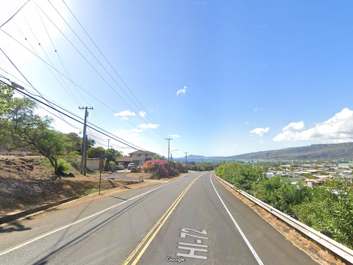On Mon, 7/21, fr 8a - 230p, as part of our wildfire safety efforts, crews will upgrade equipment on a utility pole along Kalanianaole Hwy, closing the eastbound lane btwn Nawiliwili St &amp; Hanauma Bay Rd, w/ traffic contraflowed &amp; parking restricted. #HITraffic