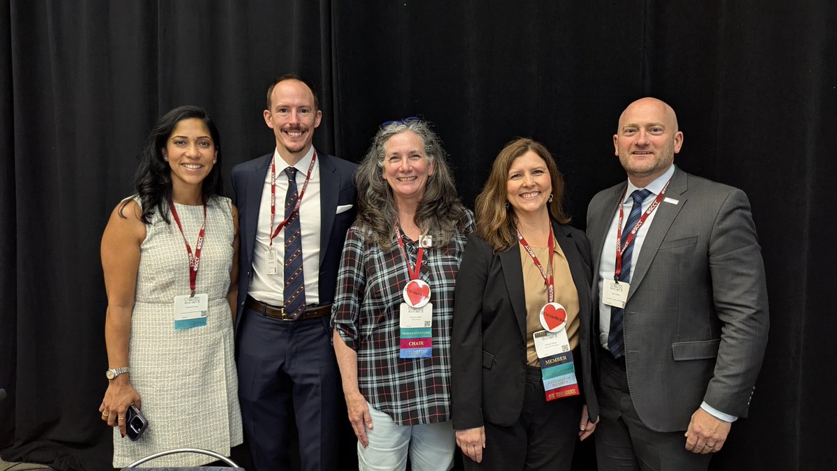 Kfarooqi's tweet image. 🙌What a pleasure to give insight to an audience of enthusiastic CT technologists on publishing their work on #yesCCT. Happy to join on a panel of superstars 🌟
@ToddVillinesMD @Heart_SCCT @JWeirMcCall @OKhaliqueMD @AmroAlsaid @RonBlankstein @iamritu @Doc_Tiger @purviparwani