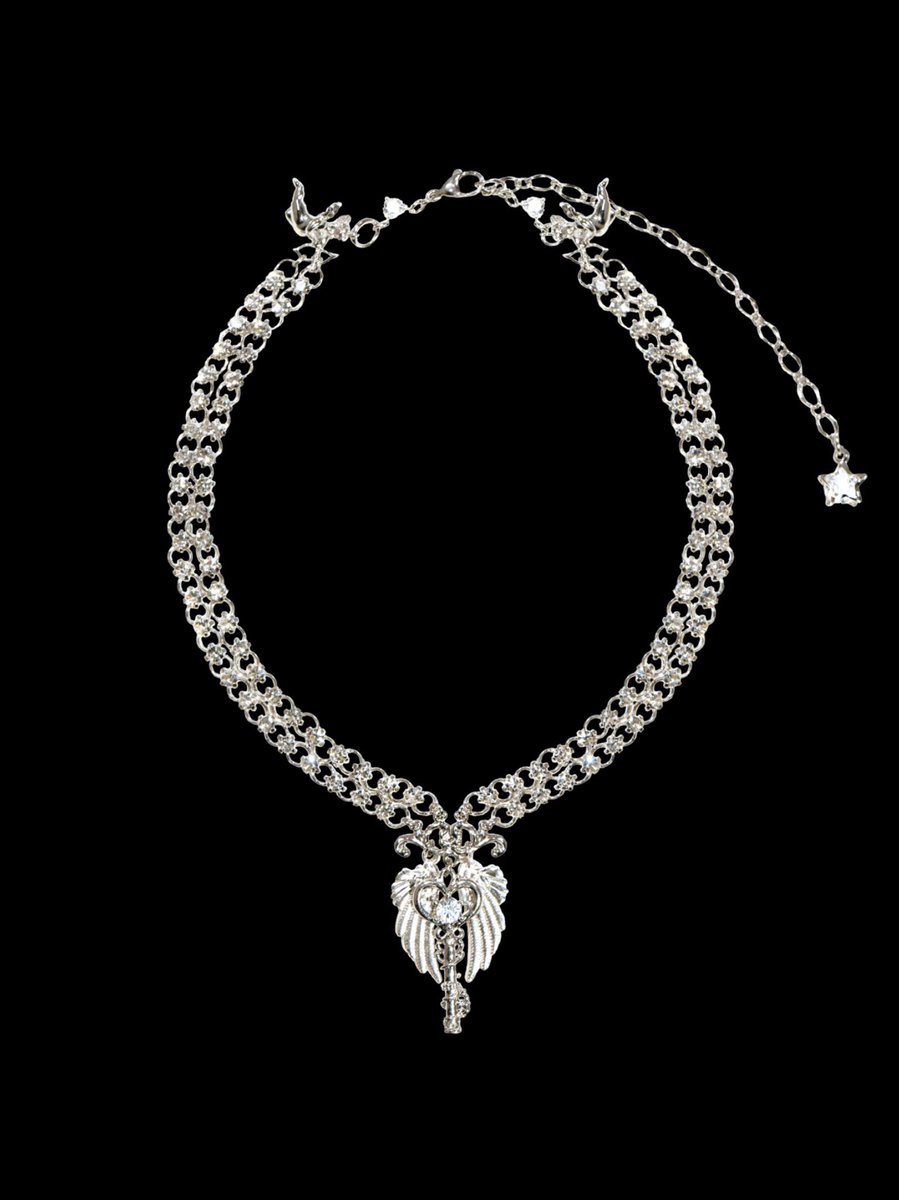 tsuki makes ohtnyc history (again) by being the first idol to wear our ‘Key to my Heart’ necklace🌙🪽

pretty girls deserve pretty jewelry ₊˚⊹♡

🔗ohtnyc.com/products/key-t…

[#TSUKI #BILLLIE #츠키 #빌리 #OHTNYC]