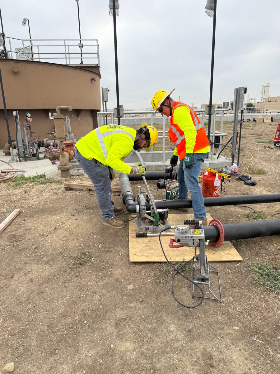 usibwc's tweet image. #USIBWC South Bay Project Design Build Update: Huge advancements this week. We've received the pipes needed for our incremental expansion project!
Pipe Installation began immediately which will help deliver solids to the sludge thickening tanks and send sewage through our…