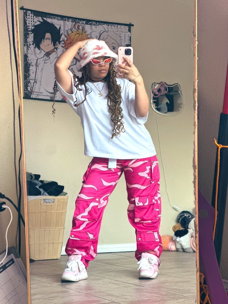 KIKI 🛖 tweet media