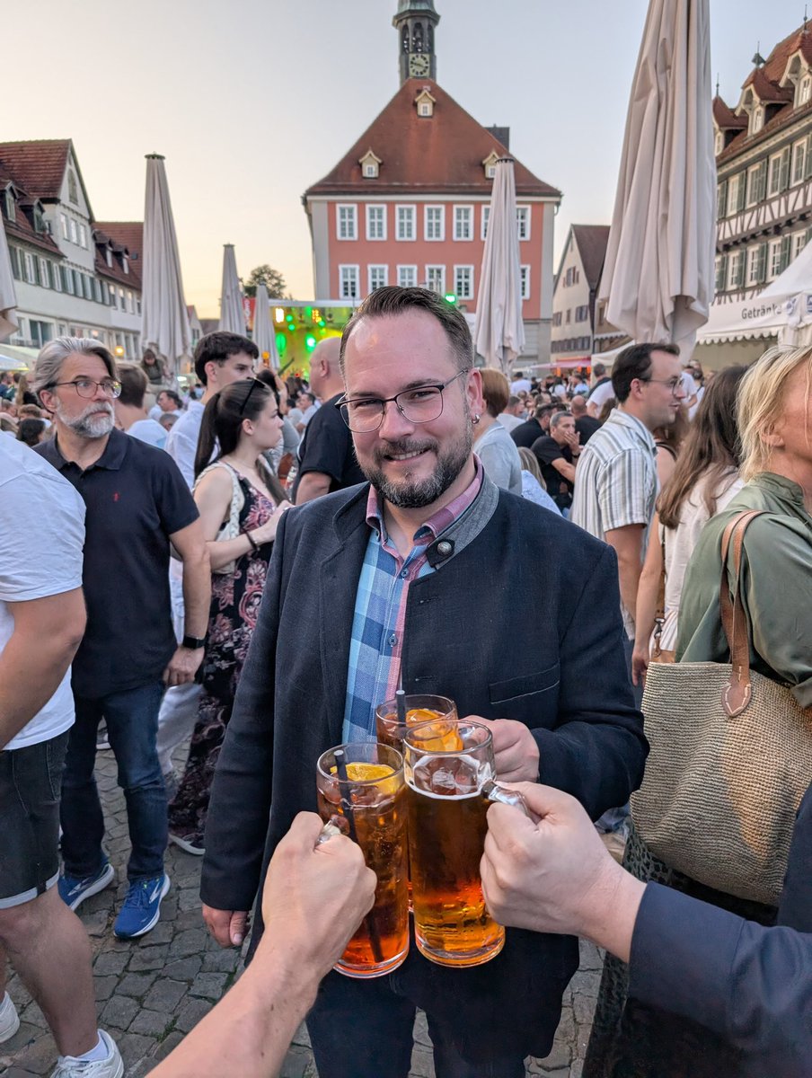 LarsHaise's tweet image. Ausgezeichnete Stimmung heute bei der Eröffnung der Schorndorfer Woche. 🎉🥳🍾