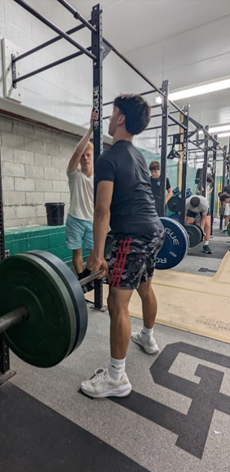 RainerPlatt's tweet photo. Freshman crew showed up locked in. Shoutout to @CoachJBCathcart for great guidance.
#BuiltNotBought #FreshmanFire #NextUp #LODragons @AbeAlvarez_29 @isaachensler https://t.co/xRJEhlQcRC