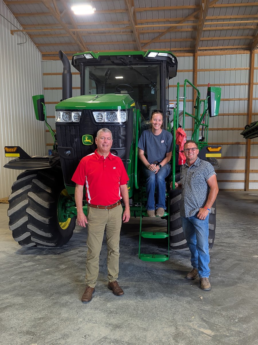 Thank you to State Representative Jason R. Bunting (District 106) for visiting our Pontiac location! John Tuttle (Evergreen FS CEO) and Ashley Babbitt (Location Manager) were happy to provide a tour of the facility and discuss issues that affect the Illinois ag industry. #FSProud