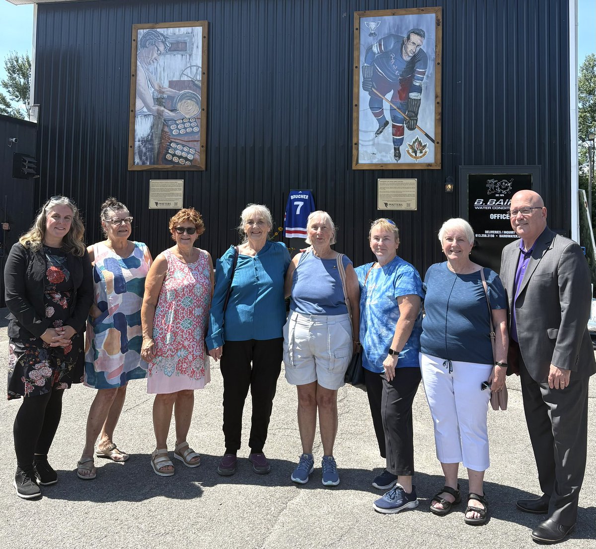 SteveClarkPC's tweet image. With Mayor Nancy Peckford for a wonderful celebration of North Grenville’s history today at the unveiling of Kemptville’s Heritage Murals.
The murals feature two local legends - NHL Hall of Famer and Stanley Cup champ Frank Boucher & Leonard Grahame, whose Grahame's Bakery…