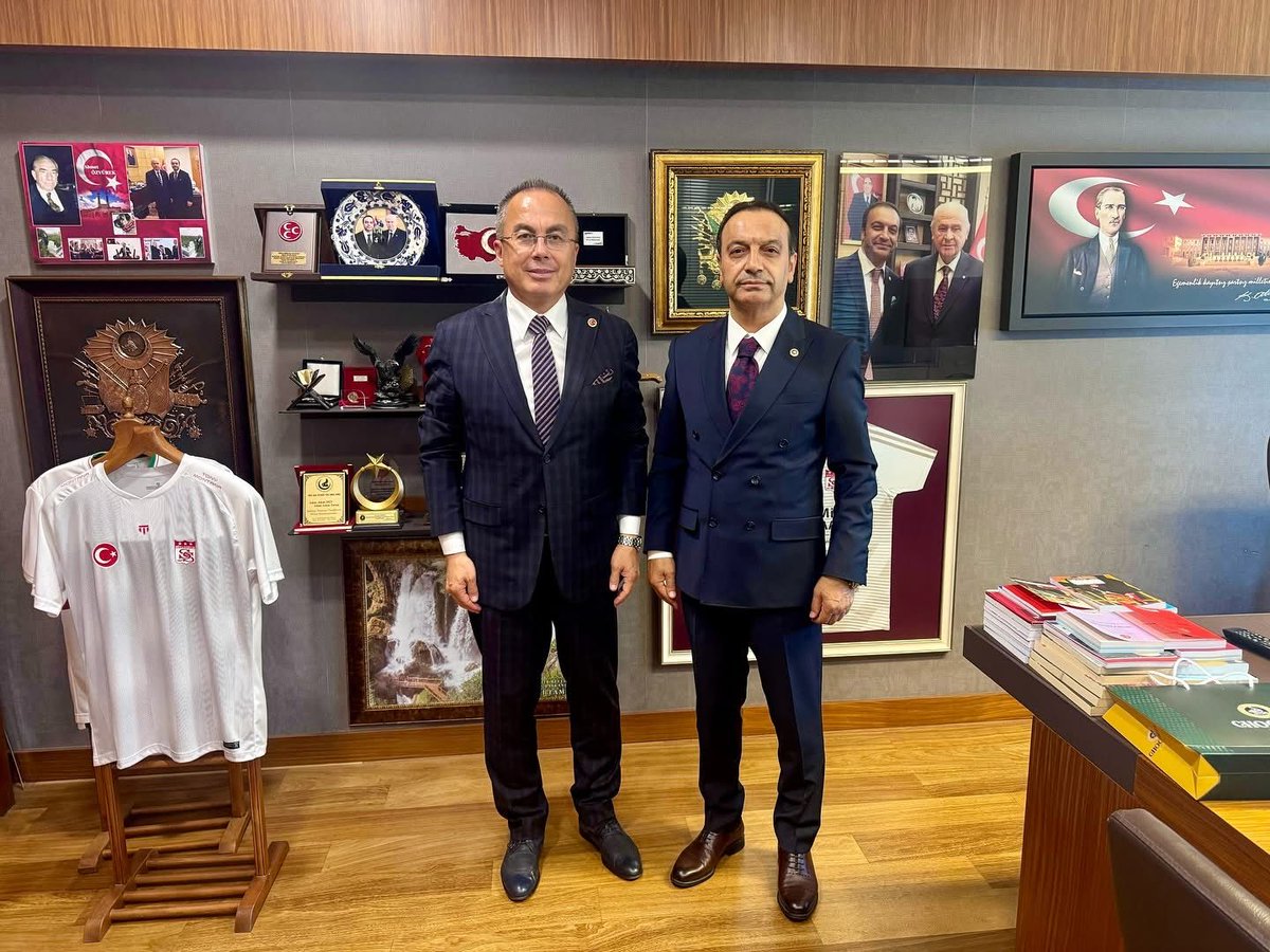 🇹🇷 İl Müdürümüz Şahin Ertem, Gazi Meclis’te Kıymetli Vekilimiz Sayın Ahmet Özyurek Beyi ziyaret etti.

🏛️ Bakanlığımızın Sivas’a yapacağı yatırımlar üzerine verimli bir sohbet gerçekleştirildi.

🤝 Misafirperverlikleri ve destekleri için teşekkür ederiz.