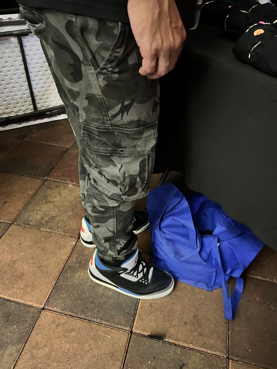 DebLVP's tweet image. Since many of you asked, yes the legendary comedy pants were present as well as the new Jordans. #FreshFit #NewKicks #ChadleyStylin
