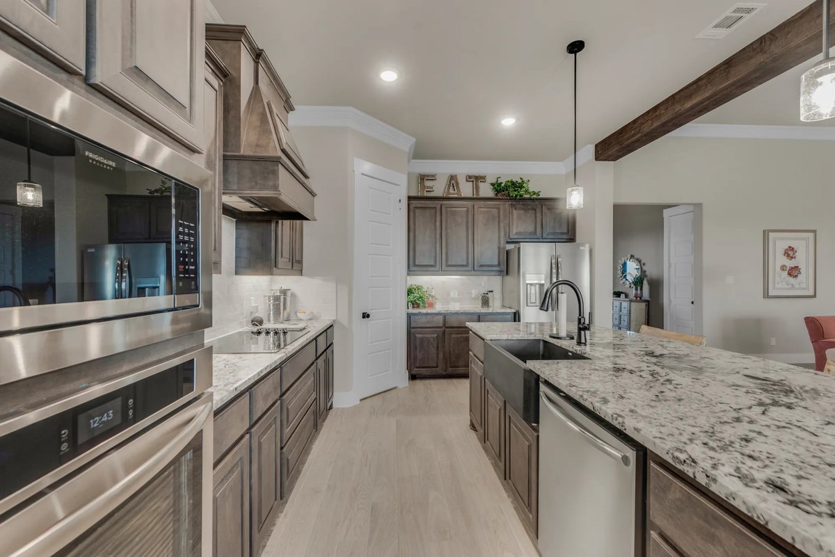 RSHomebuilder's tweet image. Tour our model home at Eagle Ridge Estates! Just 30 minutes from Fort Worth, this community by offers spacious floor plans and the peace and privacy you&apos;ve been looking for.

Give us a call at 817-601-6230 to get in touch! bit.ly/3TNEq3a