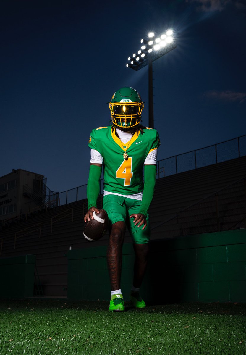Year 3 let’s do it💯 <a href="/SummervilleFB/">Summerville Football</a> <a href="/CoachMagwood/">Cory Magwood, CSCS</a> <a href="/lem_adams/">Lem Adams</a> <a href="/CoachFlemWR/">RJ Fleming</a> <a href="/BakerParrish_/">Baker Parrish</a> <a href="/adamgorney/">Adam Gorney</a> <a href="/aj_harrisonjr/">AJ Harrison</a> <a href="/AveiusD/">Coach Darby</a> <a href="/JibrilleFewell/">Jibrille Fewell</a> <a href="/CoachMP__/">Marlon Pryor</a> <a href="/JoshDobsonDB/">5⭐️Joshua Dobson</a> <a href="/CoachReid_/">Jordan Reid</a> <a href="/samspiegs/">Sam Spiegelman</a> <a href="/HaleMcGranahan/">Hale McGranahan</a> <a href="/RivalsFriedman/">Adam Friedman</a>