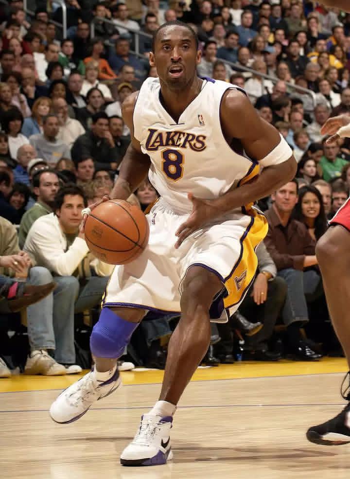 LaceLounge's tweet image. The Nike Kobe 1 “81 Points” returns Jan 22 — the day Kobe dropped his legendary 81 👑🐍. Who’s grabbing a pair to honor the Mamba?

#KobeBryant #NikeKobe #81Points #MambaMentality #SneakerDrop #MambaForever #LakersLegend