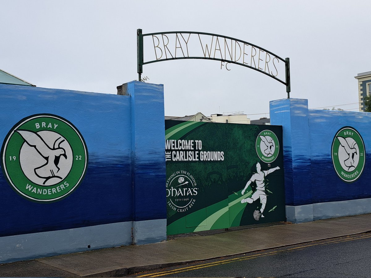 SjoerdVVV's tweet image. Bray nam het vanavond in de beker op tegen de lager spelende buren van Wayside Celtic.
De derby was goed bezocht en ondanks dat Wayside goed tegenstand bood, won Bray uiteindelijk soeverein.