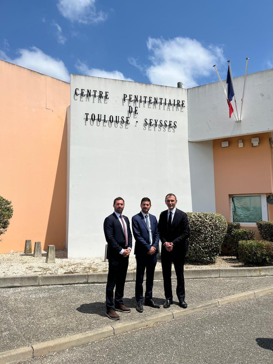 ljacobelli's tweet image. Dans le cadre de ma proposition de loi visant à interdire les activités ludiques en prison, nous nous sommes rendus, avec mes collègues @JulienOdoul et @JLeonardelli_, à la maison d’arrêt de Toulouse-Seysses.
Cet établissement a récemment été au coeur d’une vive polémique,…