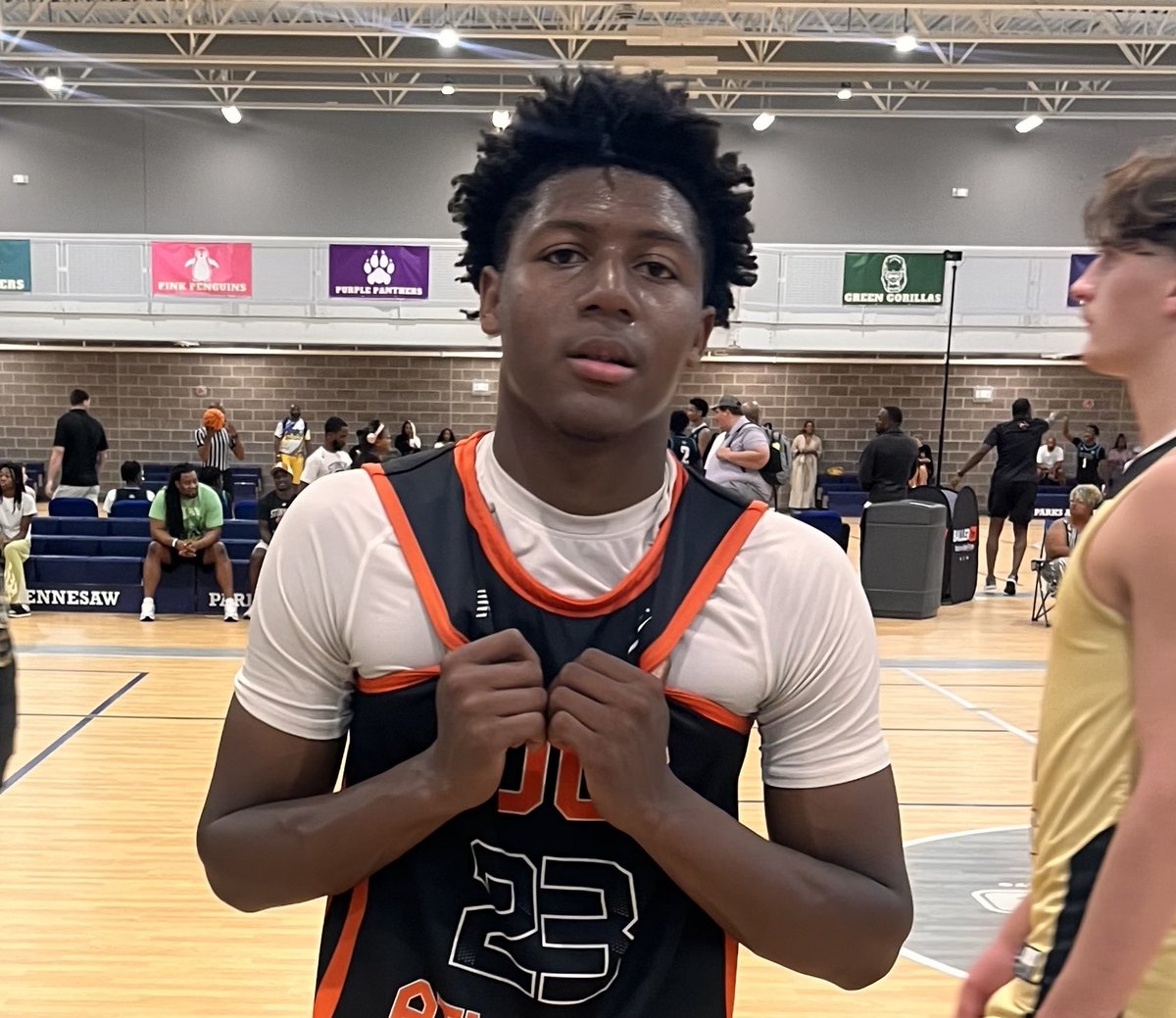 Shun Williams (@ontheradarhoops) on Twitter photo ‘26 Darrion Hadley’s (<a href="/darrionhadley23/">Darrion Hadley</a>) physicality, poise and decision making is beyond his years. the 6’3 guard made strides today playing the game the right way, finishing through contact, and making all the right reads. ‘26 Darrion Hadley’s (<a href="/darrionhadley23/">Darrion Hadley</a>) physicality, poise and decision making is beyond his years. the 6’3 guard made strides today playing the game the right way, finishing through contact, and making all the right reads.