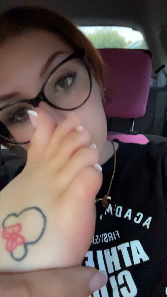 misstfeet's tweet photo. Had to stop for a smell 

Findom footfetish giantess paypigs https://t.co/RhgAQx4LO7