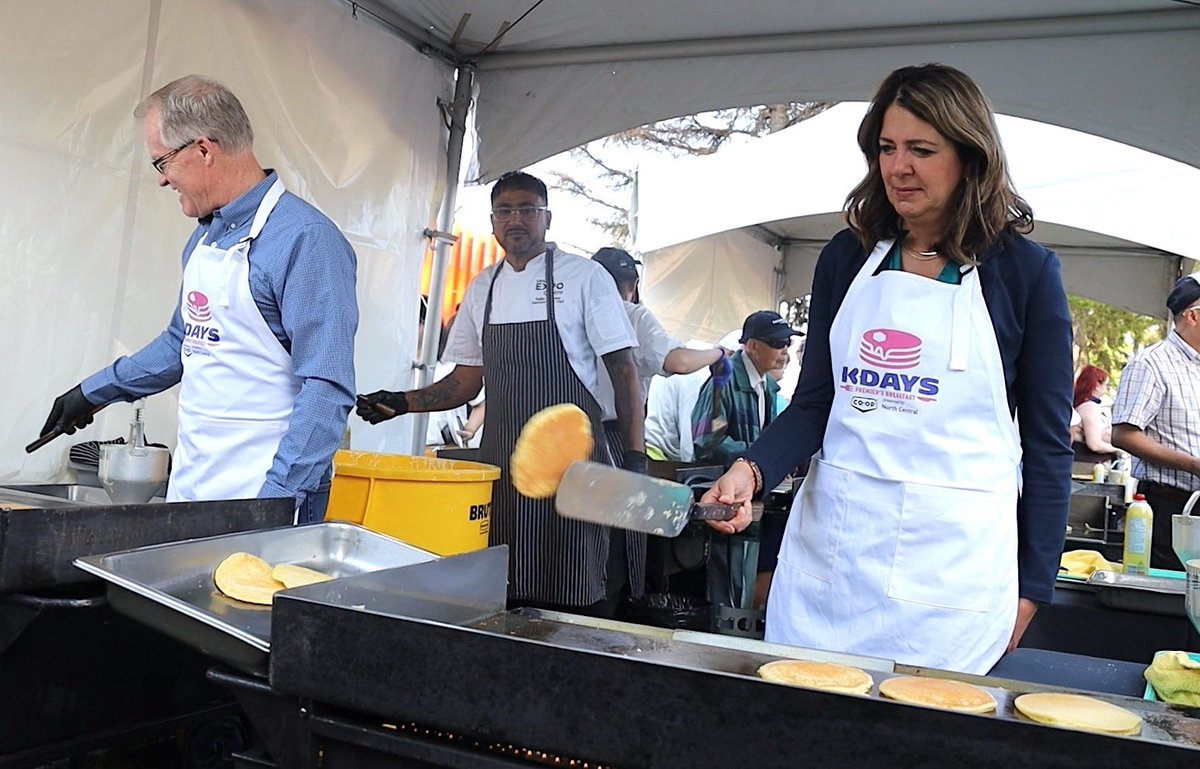 ABDanielleSmith's tweet image. Pancakes 🥞 Edmonton Edition!
K-Days has been a proud part of Edmonton’s summer for over 140 years, since 1867 when it was first called the Exhibition. This morning’s breakfast was the perfect way to kick it off.
Thanks to everyone who came out to celebrate!