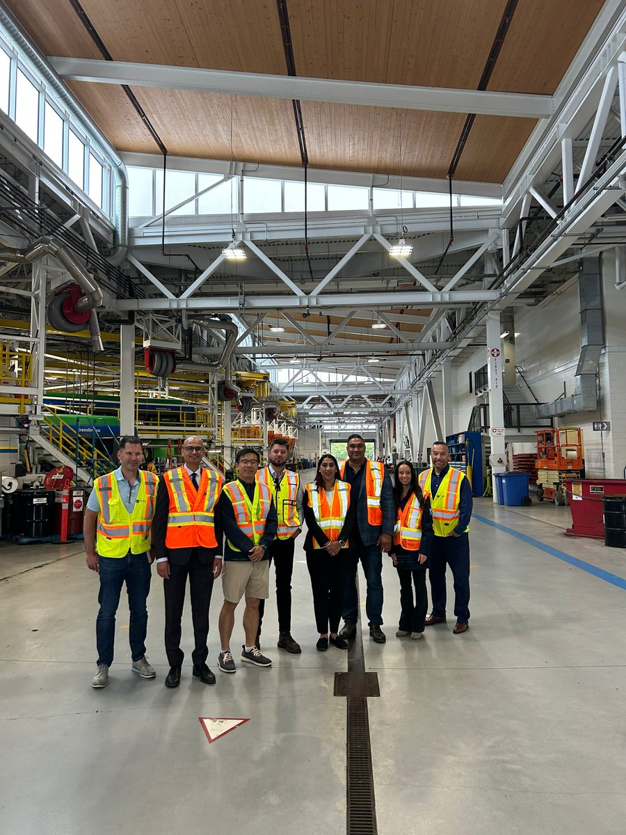 Today I had the chance to tour the Surrey Transit Centre with some of my Conservative caucus colleagues and Vice-President Steve Vanagas. 

This state-of-the-art facility plays a key role in keeping Metro Vancouver moving—with advanced bus operations, a top-notch maintenance hub,
