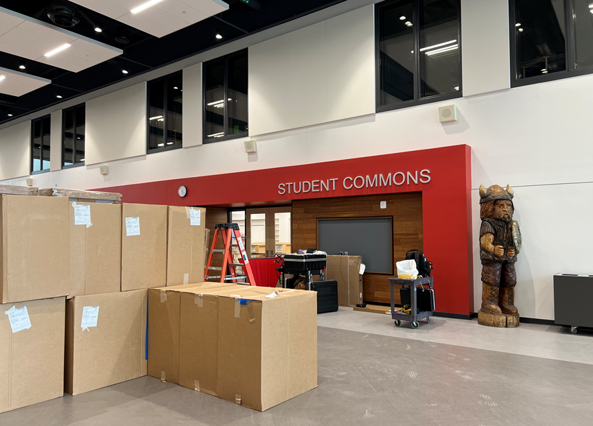 RIDeptEd's tweet image. Commissioner @AInfanteGreen got an inside look at the new Rogers High School in Newport today. The new building includes state-of-the-art equipment for career and technical education programs & educational spaces. It also houses a new culinary kitchen, gymnasium and auditorium.