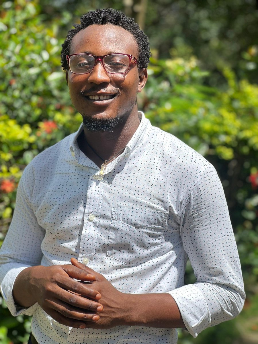 elegant_fachima's tweet photo. Before a tense Database 2 exam. 

#Database #MySQL #UniversityofMakeni #ComputerScienceDepartment https://t.co/PZ5XRFP3iW