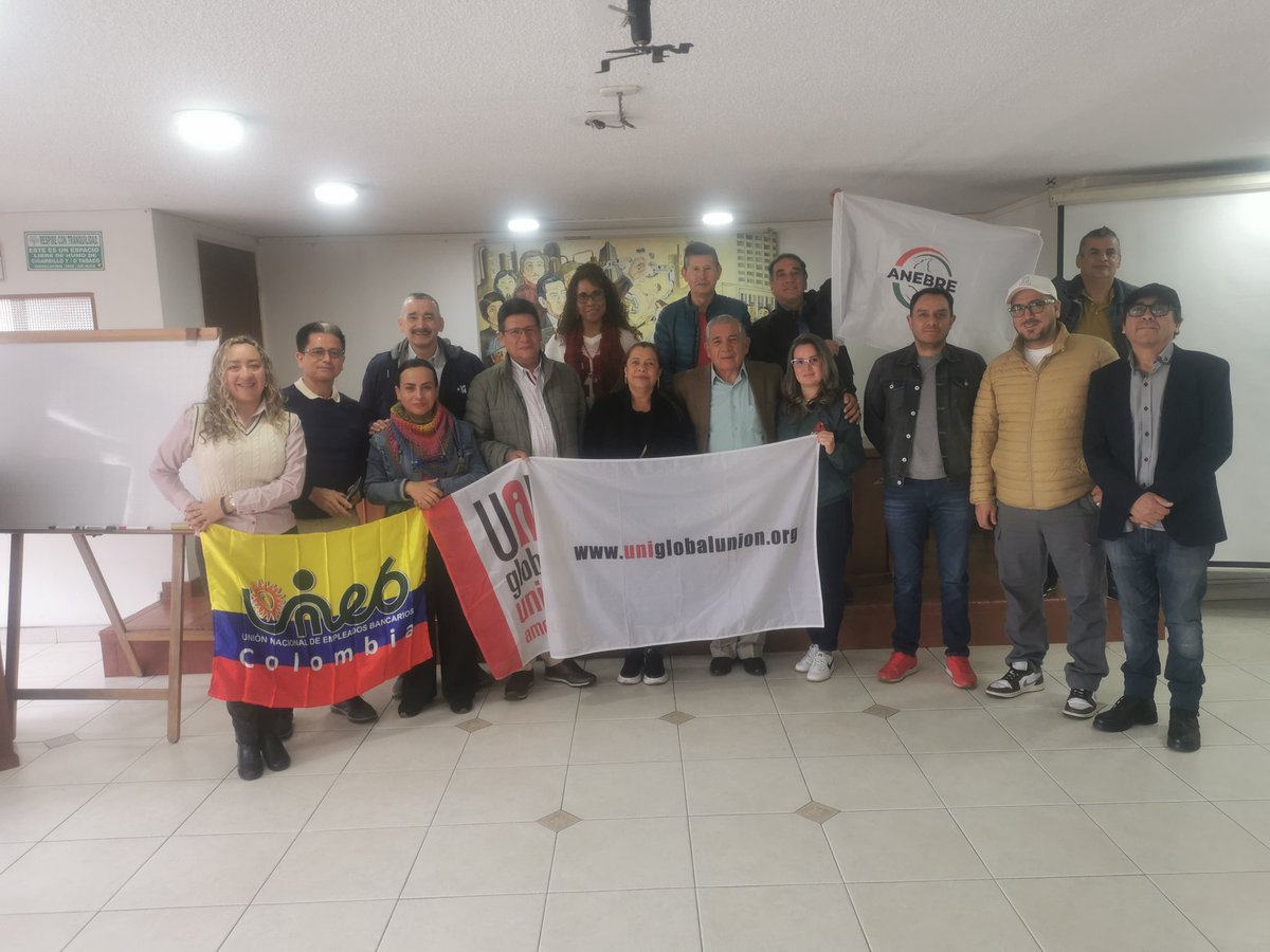 #AgendaUNEB Reunión con Emir Figueroa de SASK Sindicato de Finlandia. Con la participación sindicatos colombianos de UNI Américas Finanzas (ACEB, ANEBRE, SINTRABANCOL, SINTRASECFIN y UNEB).