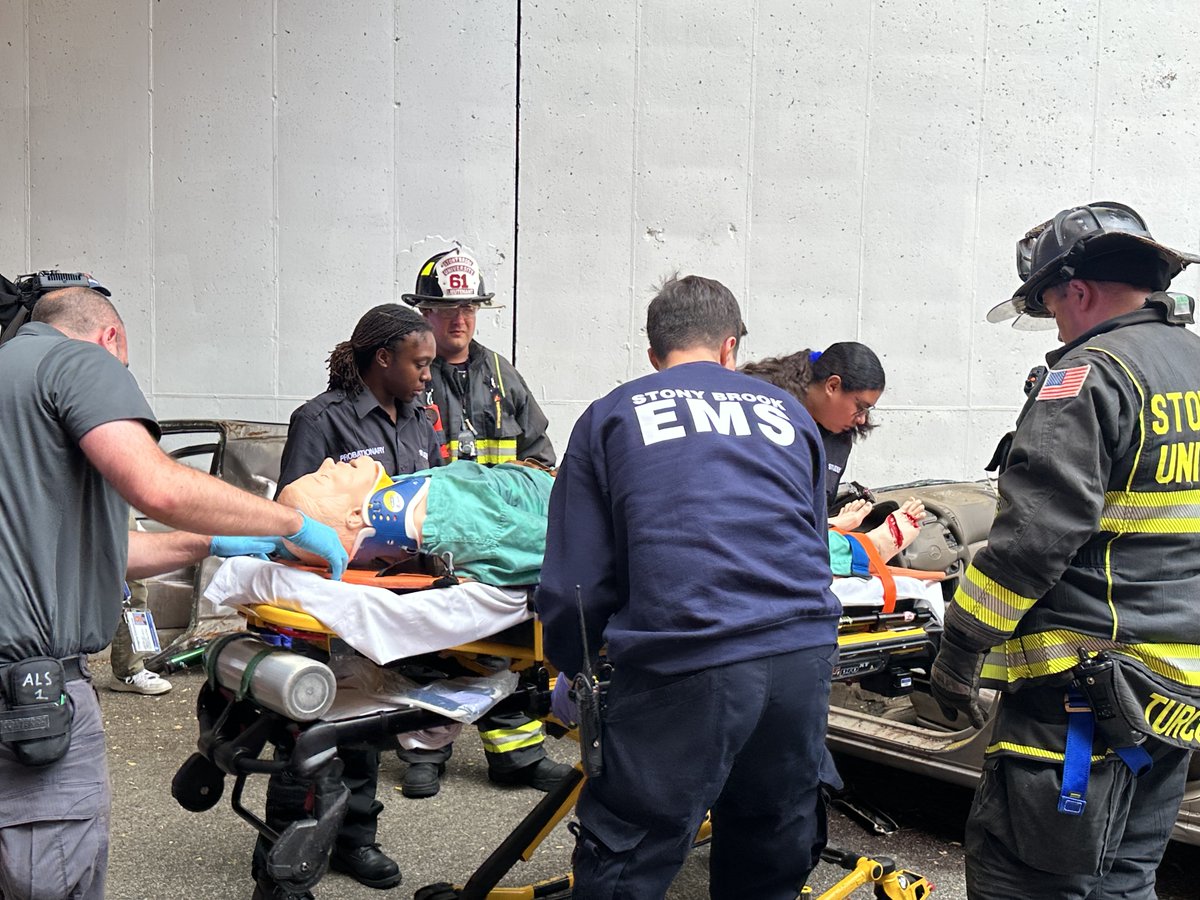 SBM_EVP's tweet image. This week, @StonyBrookU’s Enterprise Risk Management team & the School of Health Professions led an emergency simulation for high school students in the Pre-College Summer Program. Hands-on moments like these spark curiosity & build confidence for future #HealthcareHeroes!