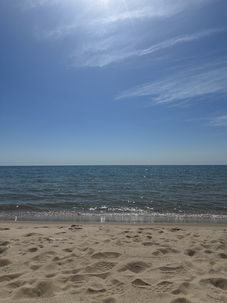 coach_hart's tweet image. Nothing better than a day on @LakeMichigan13 with 71 degree temperatures and a breeze off of the lake. 🤌 @ludington_love