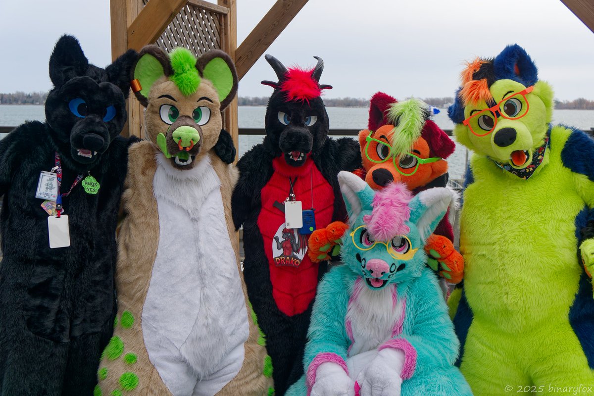 Happy #FursuitFriday 

<a href="/drako4141/">Drako Darkrose @mp25</a>
<a href="/LuckyDaCorgi/">🩵🩷 Lucky Corgi 🔜 CanFurence</a>
<a href="/SHADOW_WOLF36/">🖤Shaodow Wolf 🖤 FE2026</a>