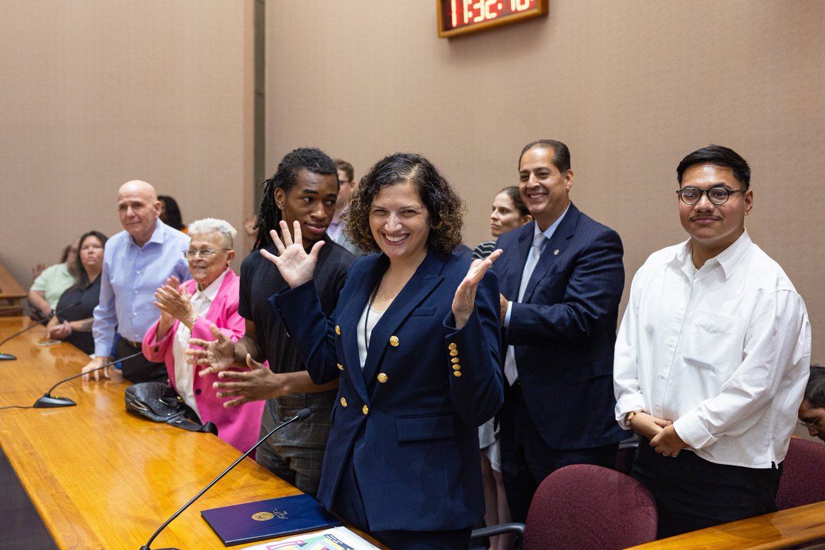 ChicagosMayor's tweet image. I am proud to officially designate July as Disability Pride Month in Chicago to honor and celebrate the identities, cultures, advocacy, and contributions of people with disabilities. @MOPDChicago, led by Commissioner Rachel Arfa, strives to ensure full participation and equal…