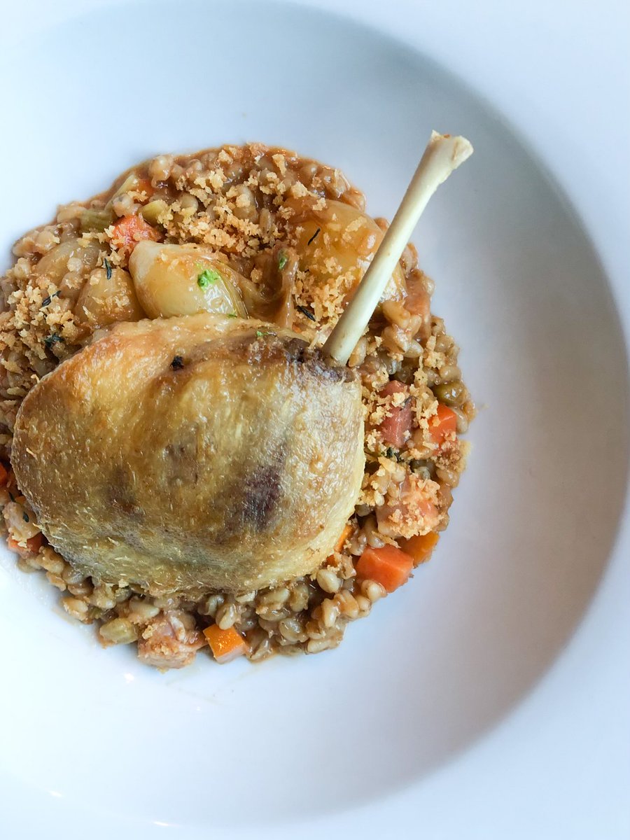 jasmin_hamzic's tweet photo. Food of #TDF2025 #TDFood
Duck confit in Loudenvielle: slow-cooked, crispy-skinned, mountain soul on a plate. Pure Pyrenean comfort. #DuckConfit #Loudenvielle https://t.co/twqZAm5WEb